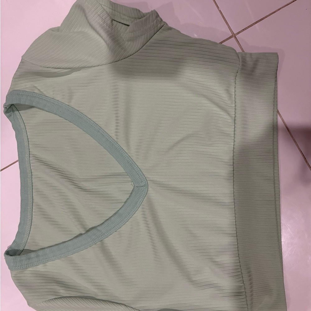 SHEIN Light Green Ribbed Tee